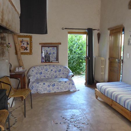Le Vieux Velo Bed & Breakfast Chaptuzat ภายนอก รูปภาพ