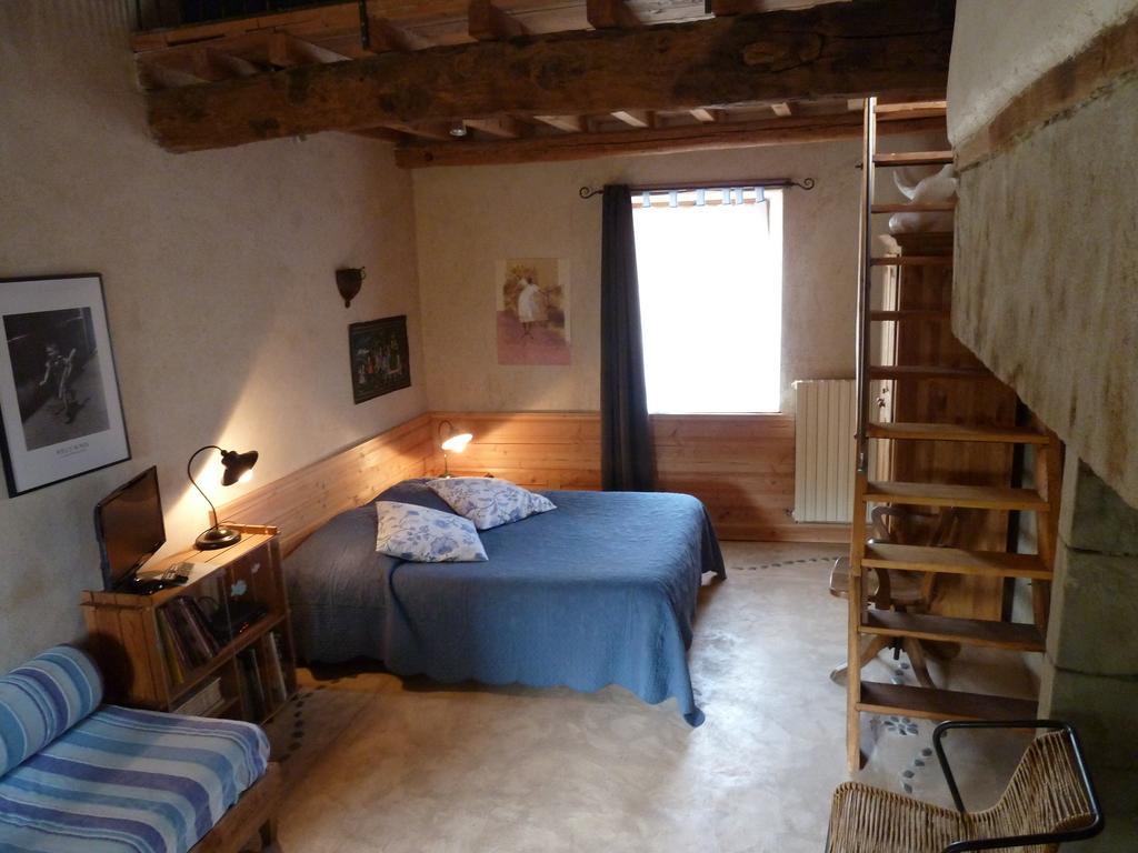 Le Vieux Velo Bed & Breakfast Chaptuzat ภายนอก รูปภาพ
