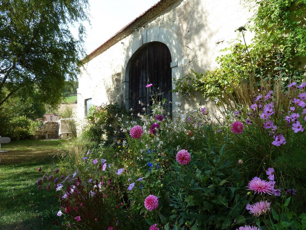 Le Vieux Velo Bed & Breakfast Chaptuzat ภายนอก รูปภาพ