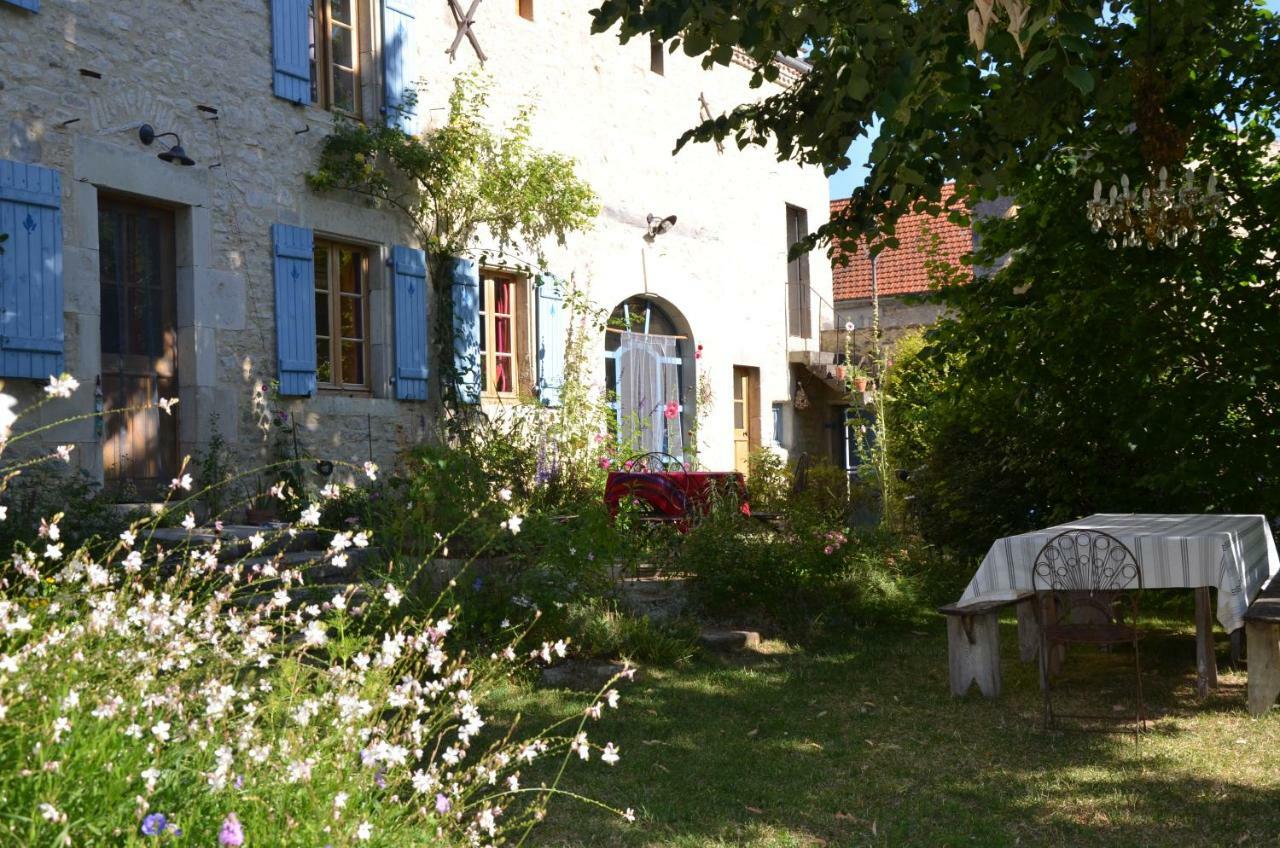 Le Vieux Velo Bed & Breakfast Chaptuzat ภายนอก รูปภาพ